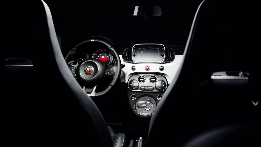 Интерьер Abarth 595 by Vilner 2017 года  (фото 3 из 16)